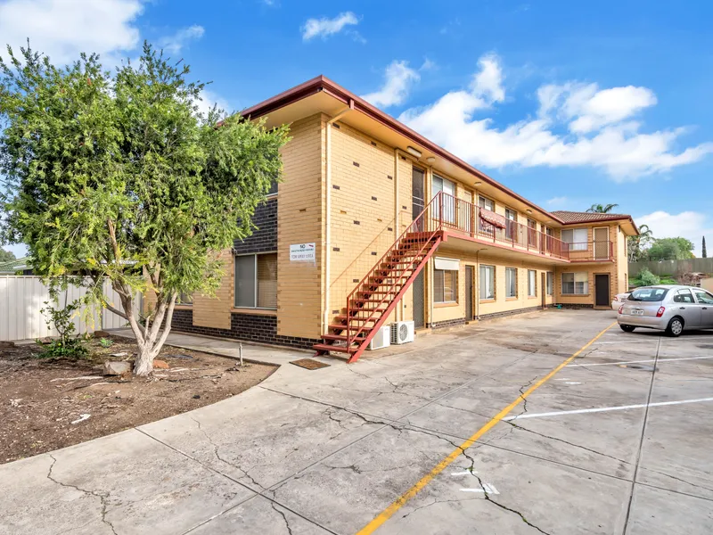 Ground Floor Unit – Quiet Location – Best of the Group