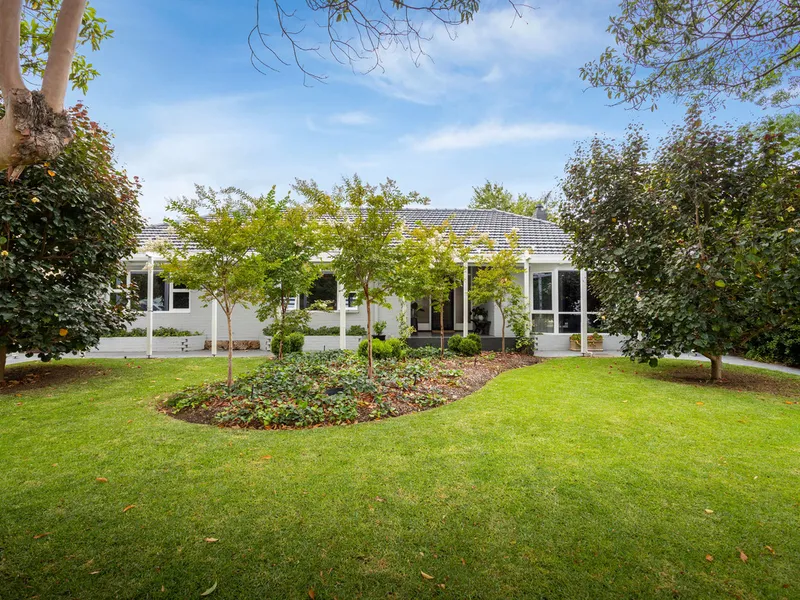 RENOVATED 1960s CLASSIC NEAR COLLEGE PARK