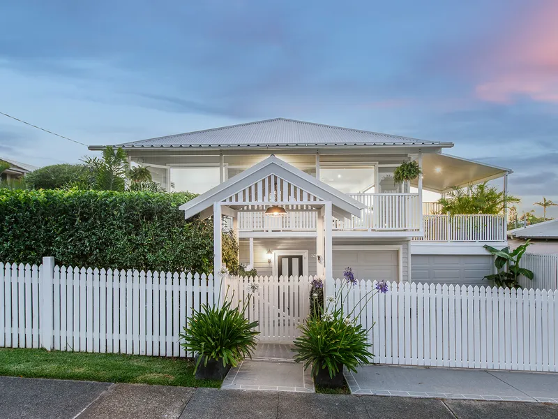 ICONIC QUEENSLANDER DRENCHED IN HAMPTONS STYLE