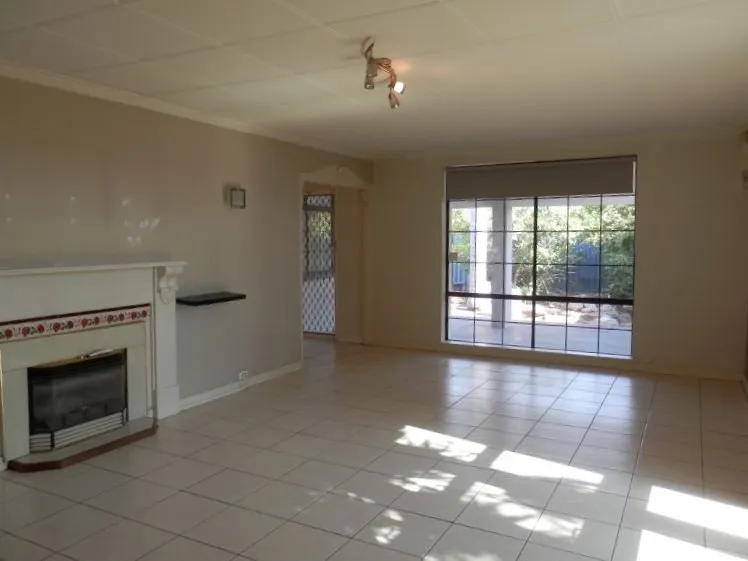 Space, Sunlight and Breeze in a convenient location