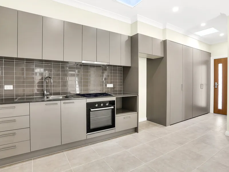Brand new 1 bedroom granny flat
