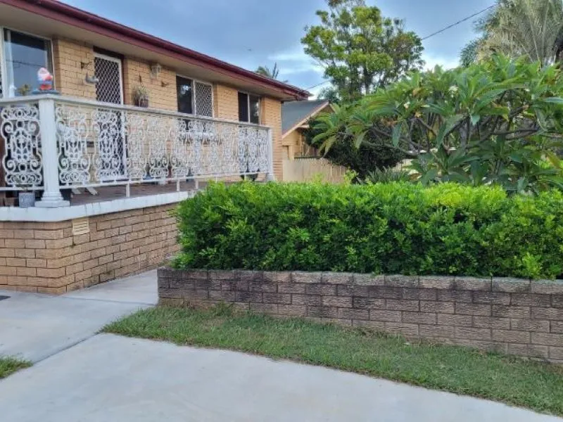 Beautifully Renovated 3 Bedroom Home With Air Conditioning