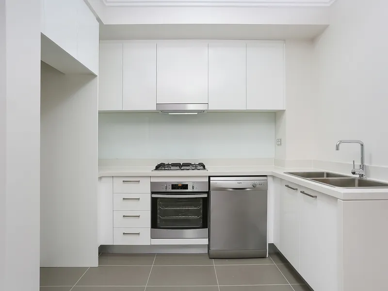 Stylish one bedroom plus study/home office