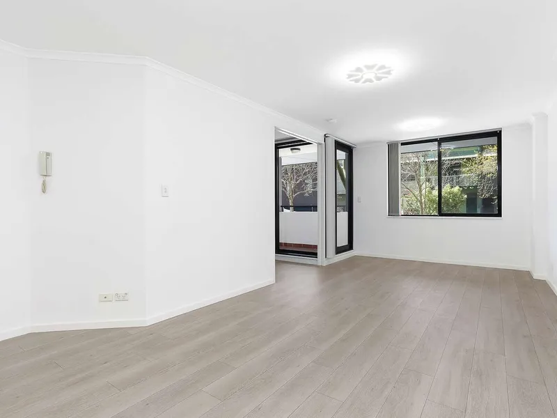ONE BEDROOM APARTMENT IN THE 'BAUHAUS'' PYRMONT