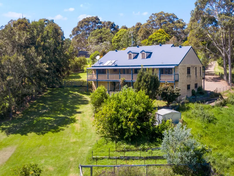 COUNTRY STYLE, MODERN CONVENIENCE