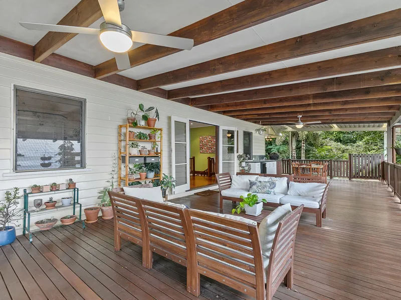 A Feel Good Home Amongst Leafy Serenity...