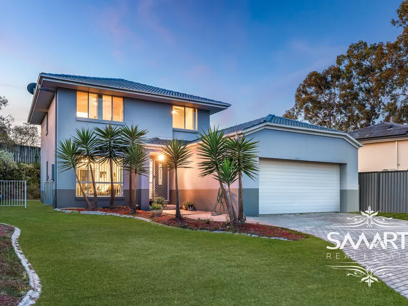 Double Storey House 1 block from the River!