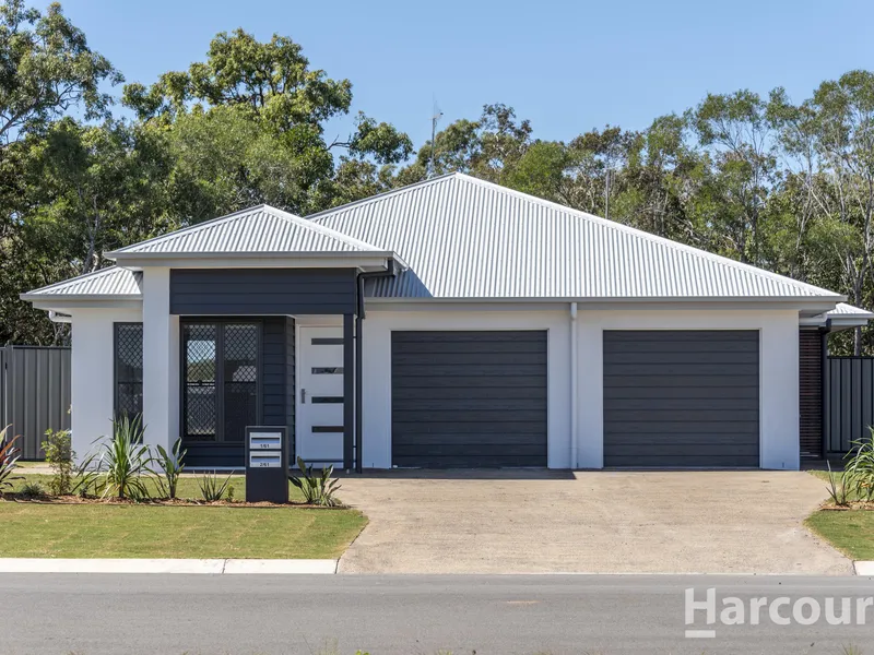 Stylish Beachside Living: Modern 4-Bedroom Duplex in Woodgate
