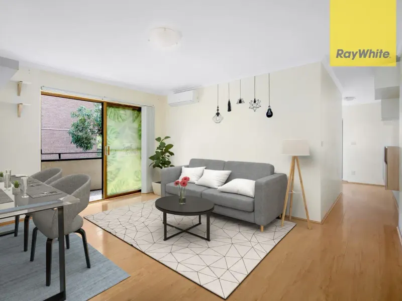 RECENTLY UPDATED TWO BEDROOM APARTMENT MOMENTS FROM PARRAMATTA CBD