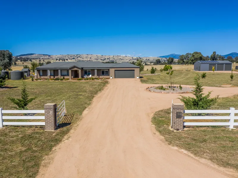 Invest in acreage - Buller Views - 5 mins to town!!
