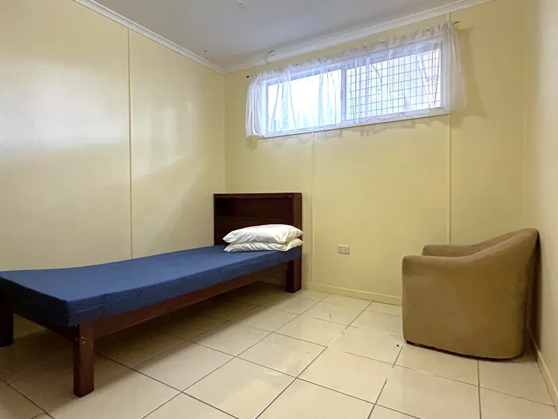 Furnished Room Opposite Major Shops - Minutes to CBD