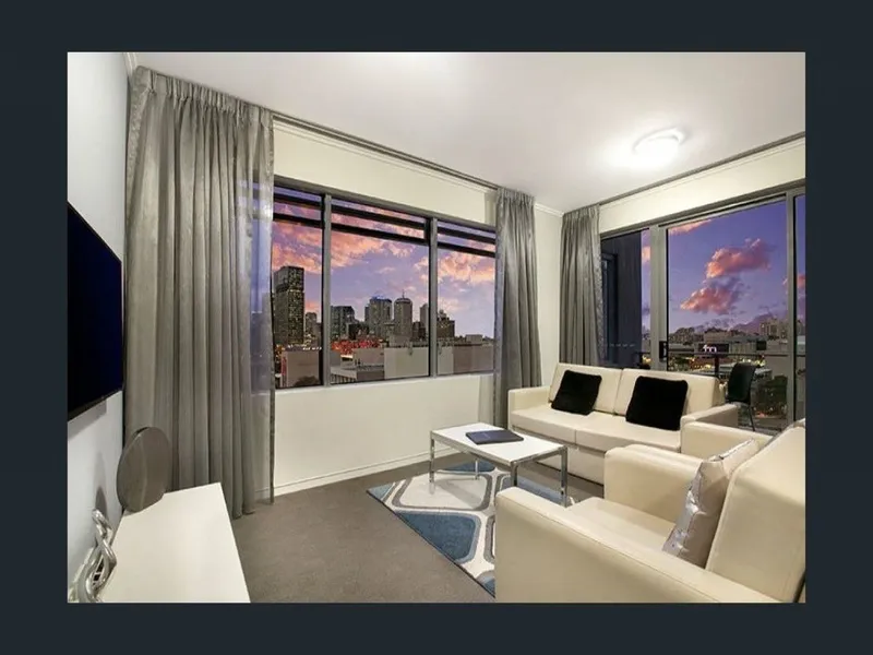 THE BEST IN THE CITY- $790/W FURNISHED 2 BEDROOM