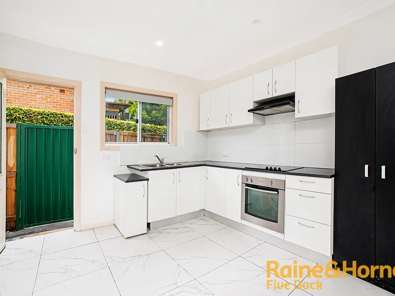 Quality 2 Bedroom Studio Presenting as New