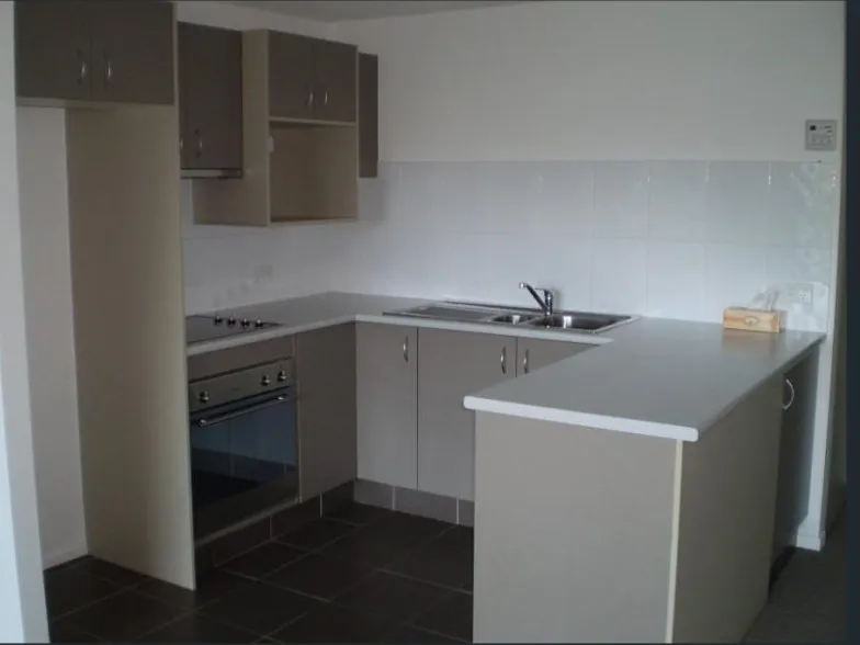 Spacious 1 Bedroom Unfurnished unit in Southport