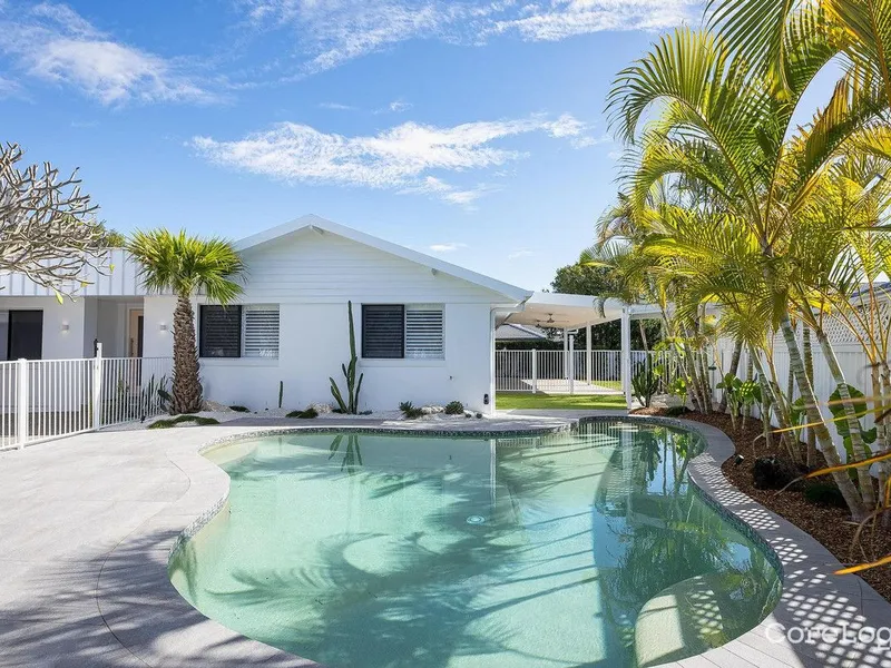 Family Oasis in Palm Beach!