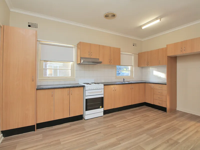 SPACIOUS 4-BEDROOM + STUDY FAMILY HOME!!