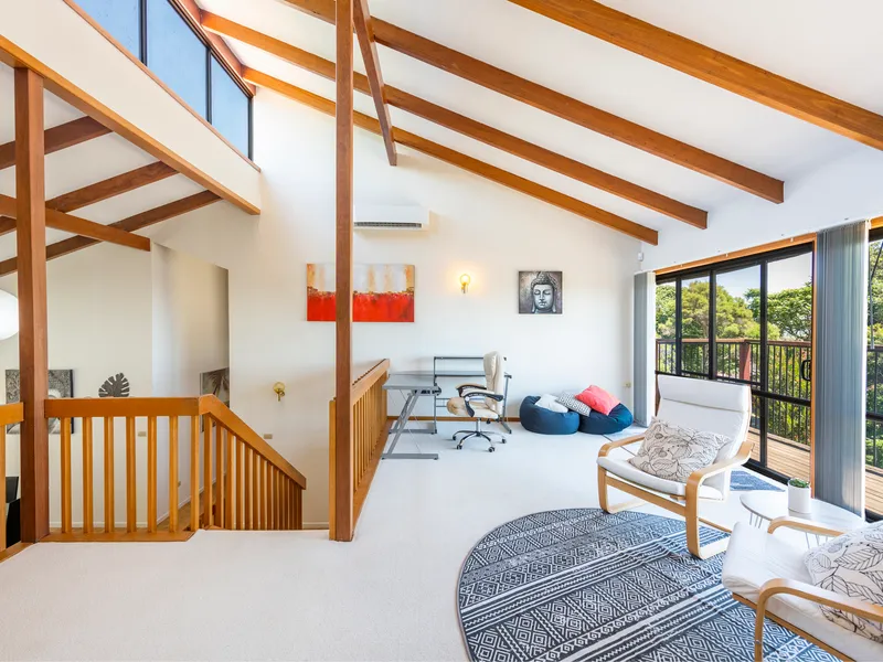 MAGNIFICENTLY FURNISHED - HUGE 4 BEDROOM HOME