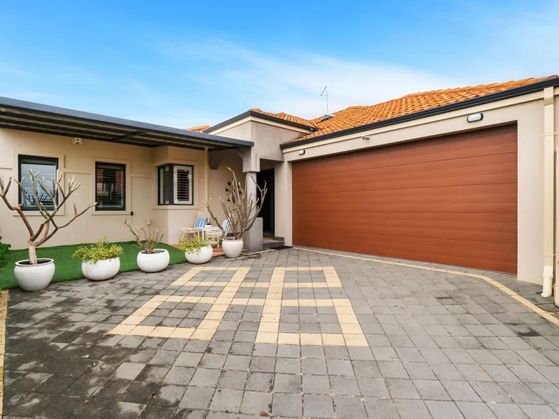 Low Maintenance Luxury on Green Title