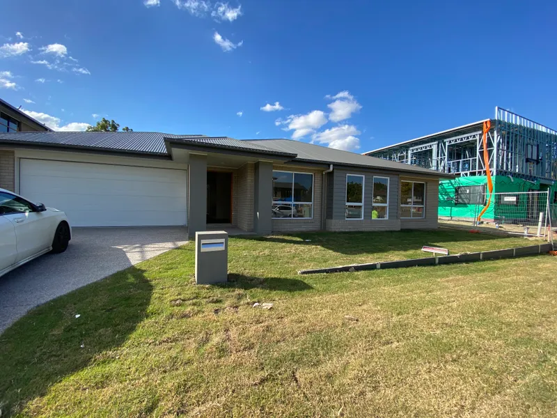 Near New family living in heart of coopers plains