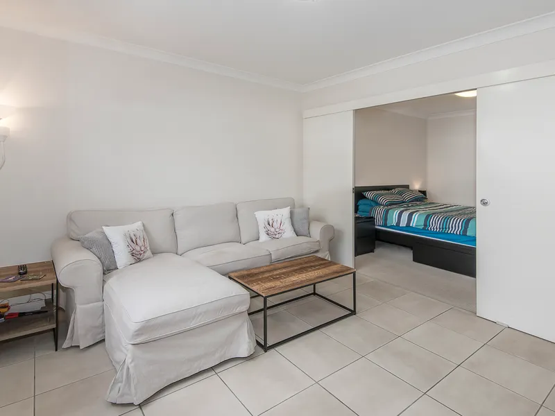 MUST BE SOLD ALL OFFERS INVITED! One of Kedron's largest One-Bedroom units! 