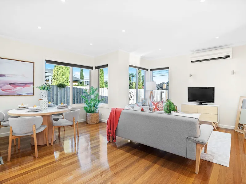 Impressive & Immaculate family living