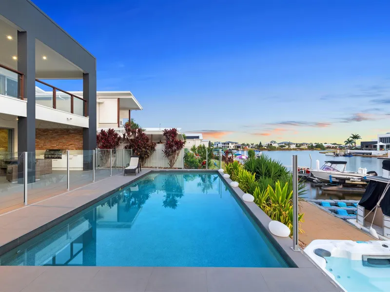 LUXURY WATERFRONT HOME - PERFECT FOR THE ENTERTAINER WITH A FAMILY