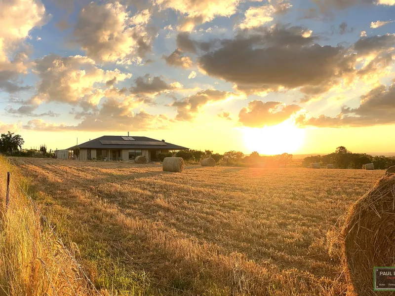 40 Acres High Set Hillside Position Amazing 360 Degree Views, Rich Fertile Soil, Modern Home just 5 minutes to Highway And 15 Minutes to Bathurst Town