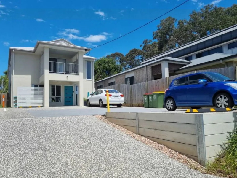 FANTASTIC BIRKDALE LOCATION