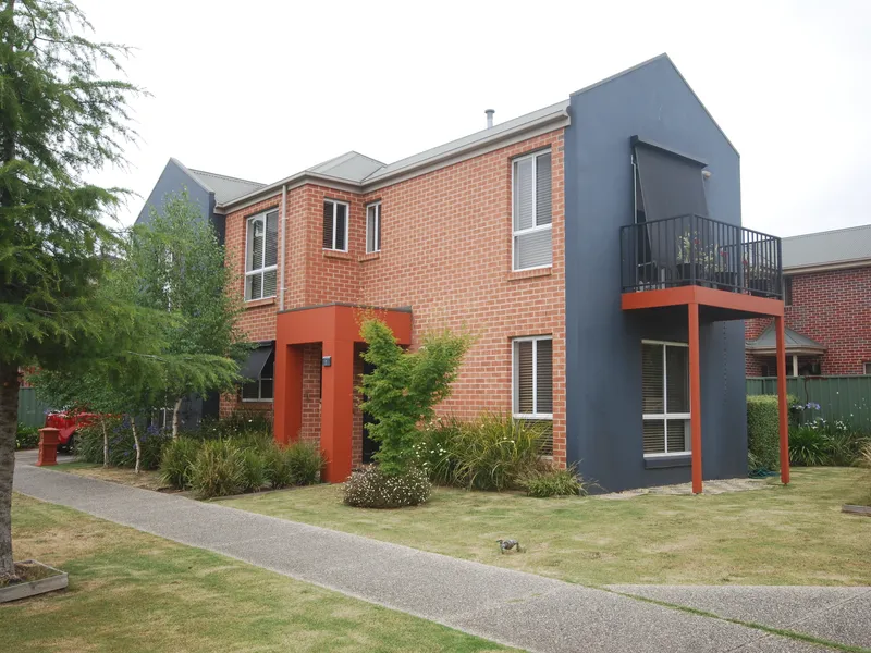 Central Lake Gardens Location