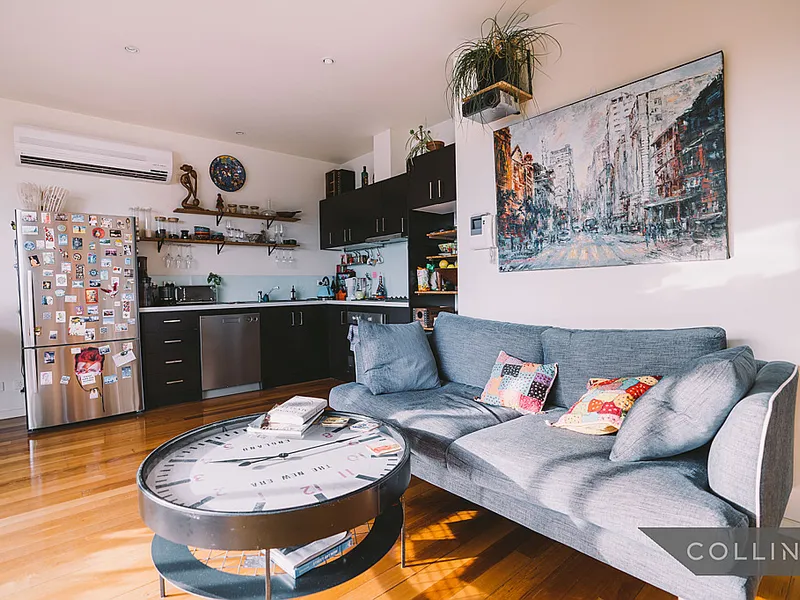 Warmly Designed Apartment in a Convenient Location!