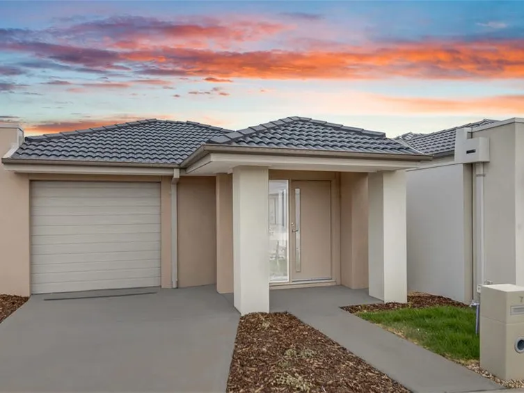 Brand New in Elements Estate - Truganina