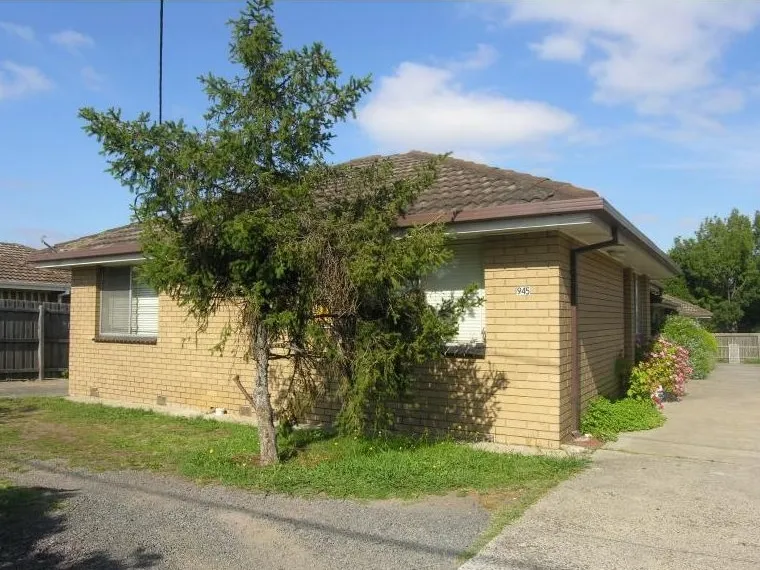 Local and Complex Living