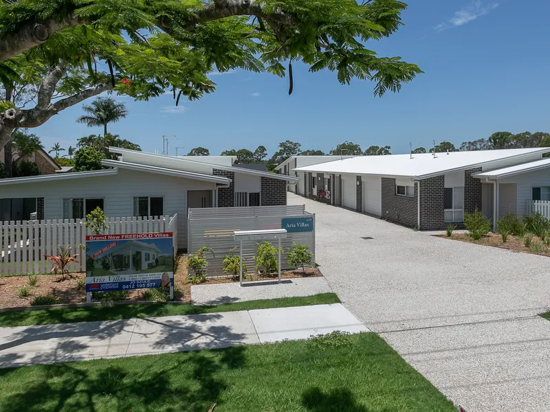 Contemporary Villa within Easy Reach of Everything 