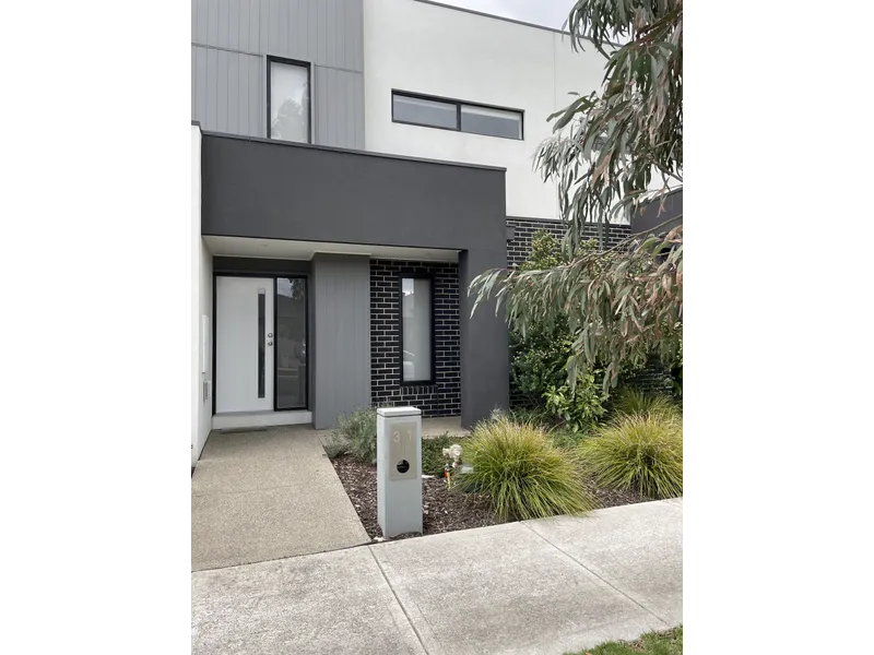 Beautiful 4 Bedroom Townhouse for Rent