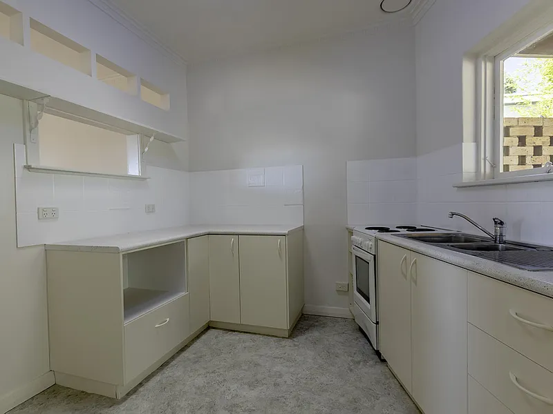 Trendy Updated Unit with Beautiful Views Across Adelaide