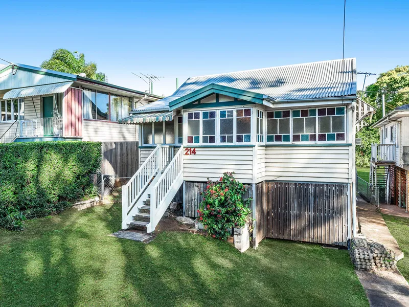 Charming 2-Bedroom Cottage with Endless Potential