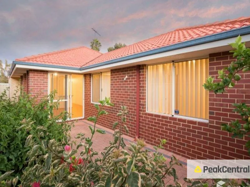 TIDY 4x2 CLOSE TO SCHOOLS AND TRAIN STATION!