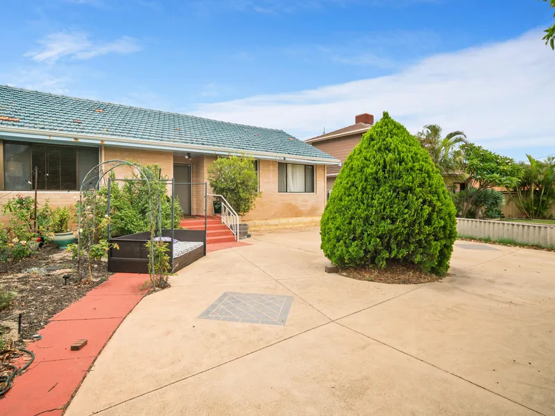 NOW UNDER OFFER.....ANOTHER COMING UP ...CALL FOR  DETAILS.    Street Front House! No Costs / Fees Whatsoever 