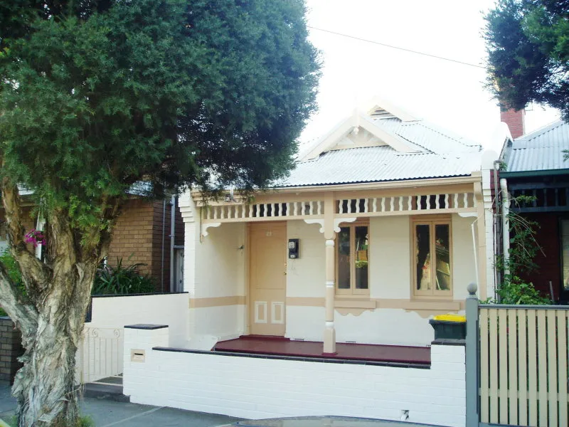 CHARMING SPACIOUS THREE BEDROOM HOUSE WITH EVERYTHING YOU NEED!