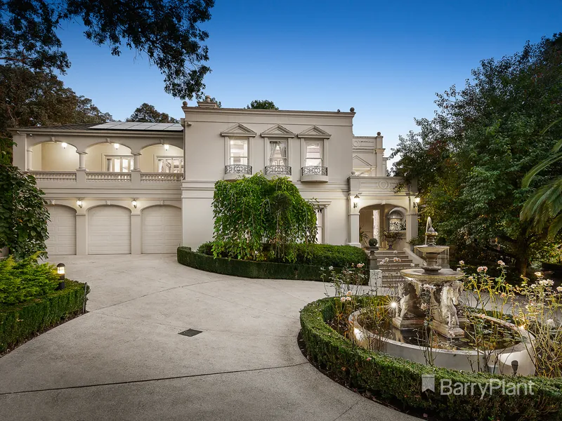 ‘Palazzo’ luxury and glamour in prestigious Warrandyte.