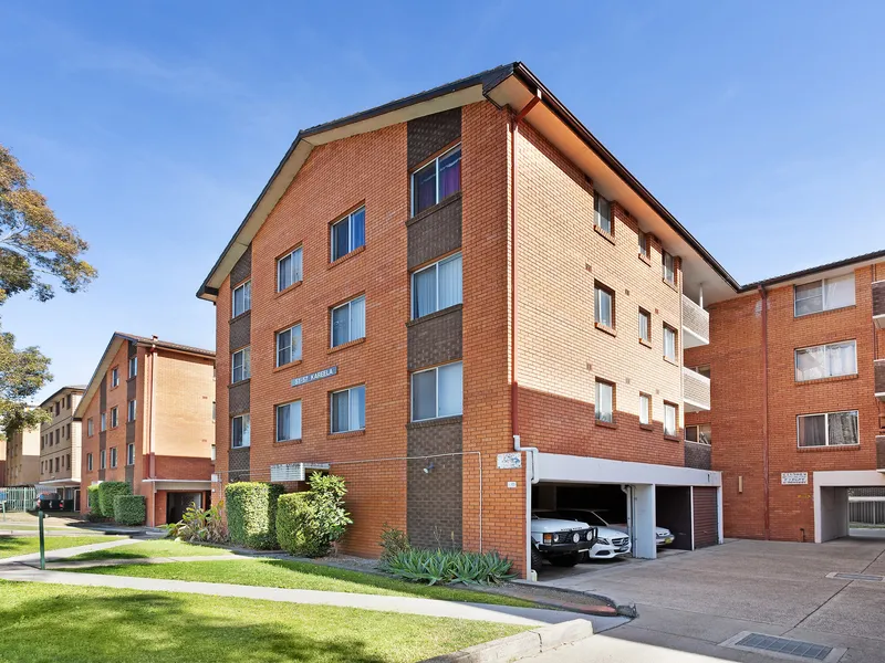 Easycare apartment steps to the heart of Liverpool