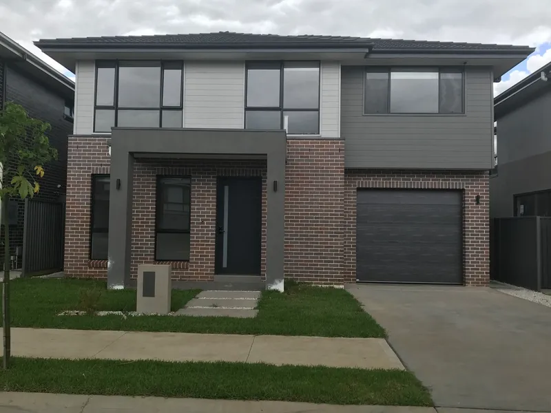 4 bed Double Storey House at the Heart of Riverstone