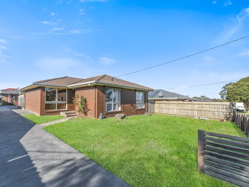 Clean and Spacious 3 Bedroom Unit !