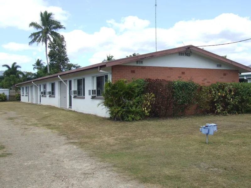 Three unit complex - Freehold