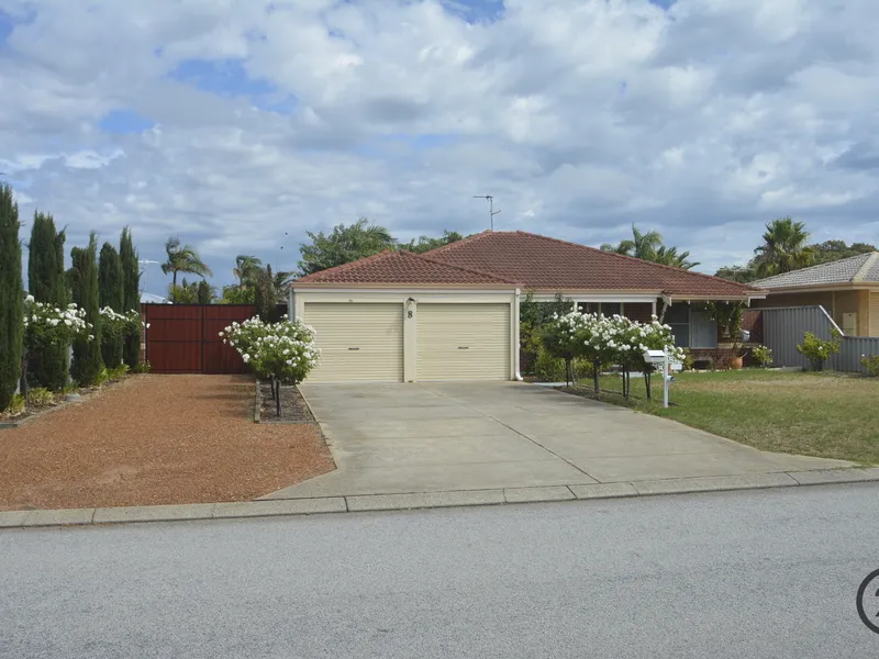Immaculate home, huge side access, 793m2 block, peaceful location