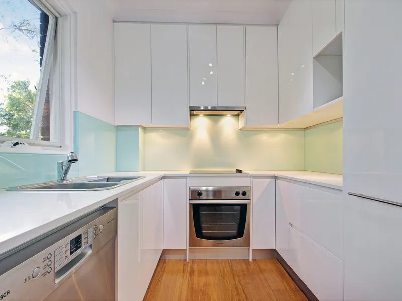 Beautifully presented unfurnished two bedroom apartment 