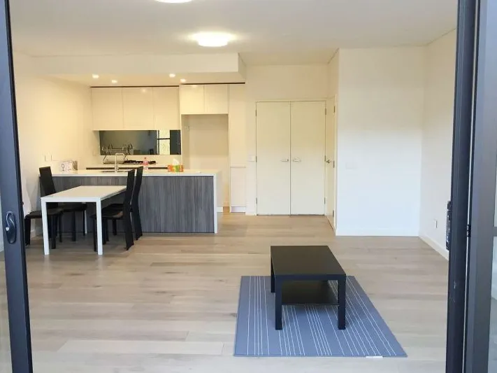 Wooooo... Big Villa style 1 Bed! Massive 64sqm internal living area and 19sqm courtyard with private entrance!