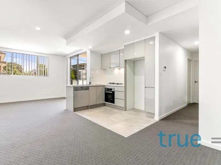 LUXURIOUS, CONTEMPORARY AND EXCEPTIONALLY LOCATED