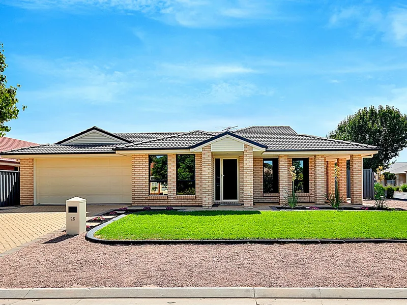 Beautifully presented Family Home with Outdoor Entertainment area!