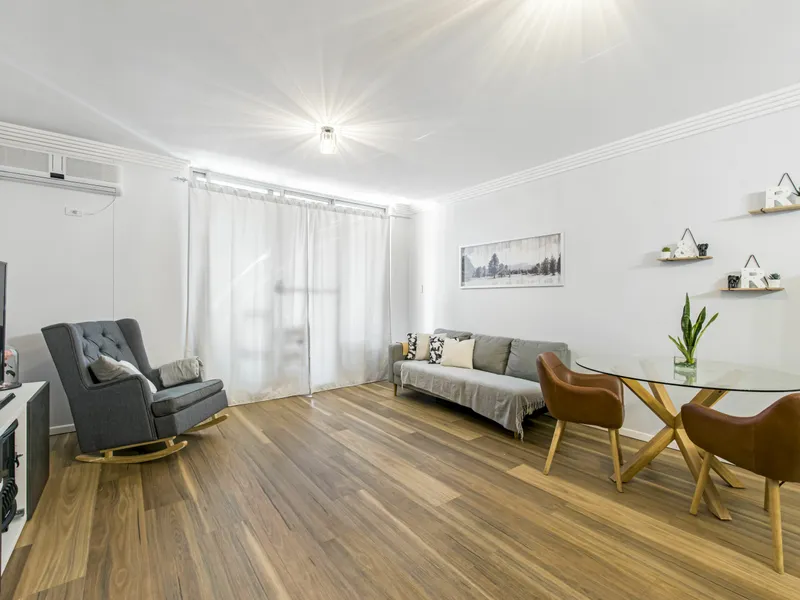 Immaculately presented 2 bedroom abode